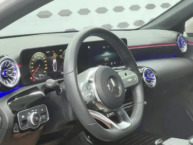 Mercedes-Benz Mercedes-Benz A-class Facelift A 200 L sports sedan fashion version