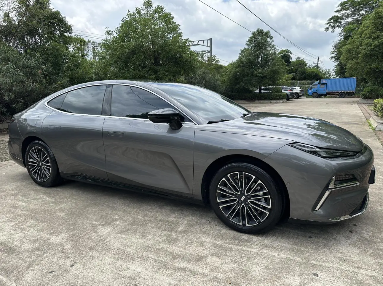 Geely Galaxy Galaxy Sparkle 8 PHEV 130km EM-i Premium Edition