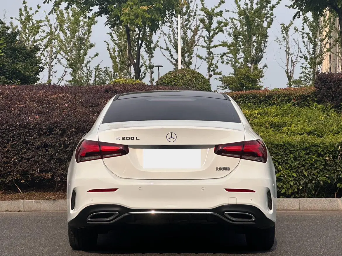 Mercedes-Benz Mercedes-Benz A-class A 200 L sports sedan fashion Version