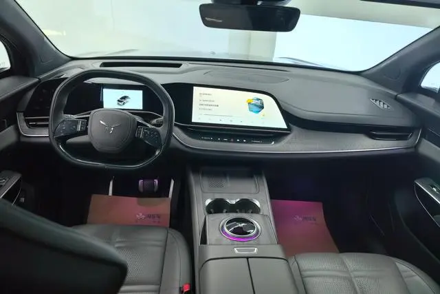 Hongqi Hongqi Tiangong 08 680 Ultra four-wheel drive version