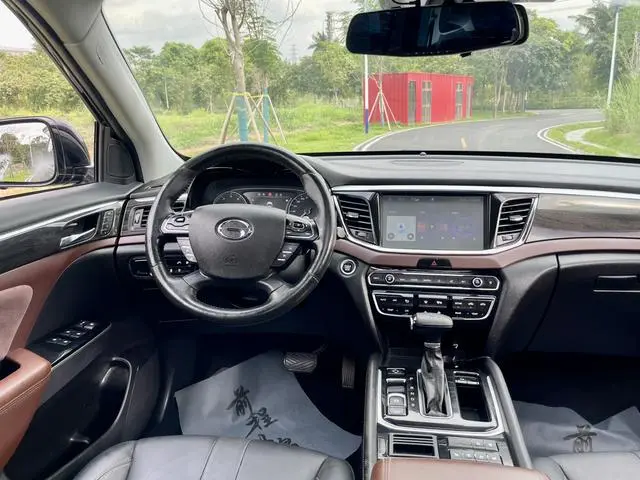 GAC Trumpchi GS8 320T two-wheel drive luxury Zhilian Edition 7 seats