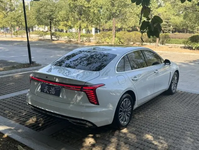 Hongqi Hongqi H5 1.5T DCT Zhilian Flag Rhyme Version