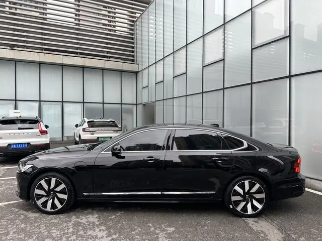 Volvo Volvo S90 PHEV T8 four-wheel drive long battery life Zhiya Deluxe Edition