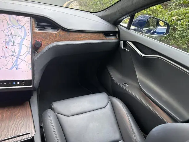 Tesla Model S 75D Standard battery life version