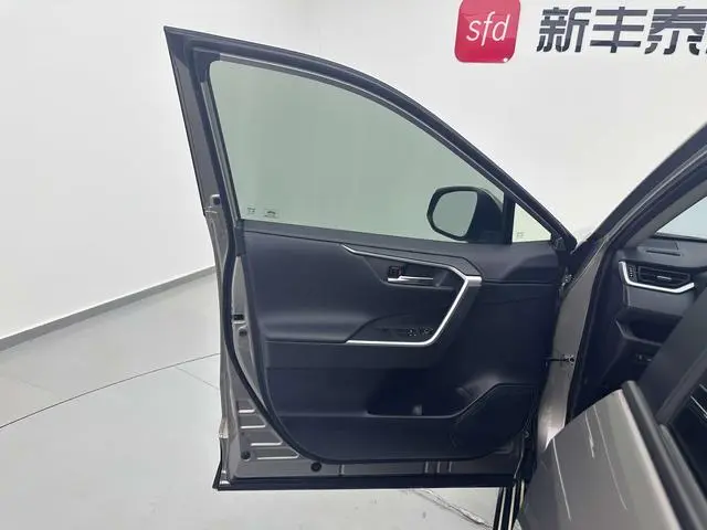 TOYOTA RAV4 Rongfang 2.0L CVT two-wheel drive fashion Plus version