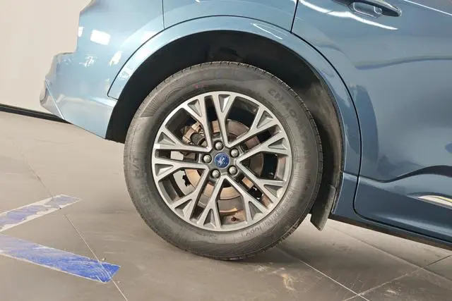 Ford Ruiji EcoBoost 245 four-wheel drive Jiaxiang model