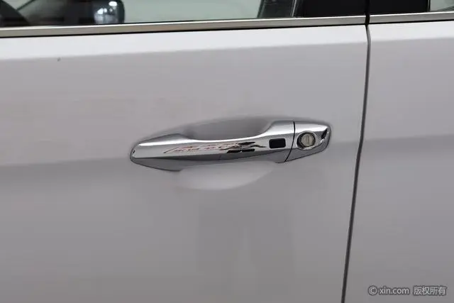 Hyundai Shengda 2.0T automatic two-wheel drive intelligent 7-seater