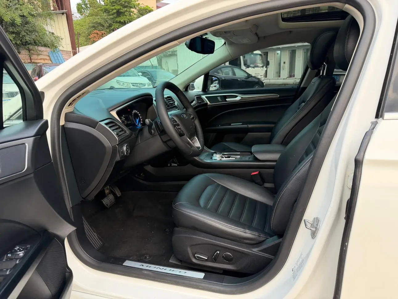 Ford Mondeo EcoBoost 200 intelligent control Fashion type country V
