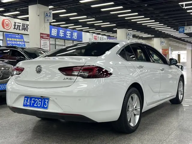Buick Regal 20T Elite Country VI