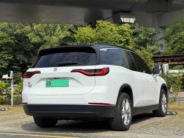 NIO NIO ES8 580KM base version six seats