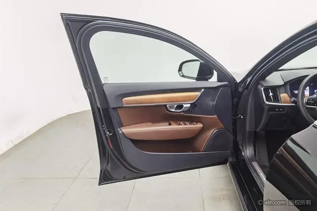 Volvo Volvo S90 PHEV T8 four-wheel drive long battery life Zhiyi Deluxe Edition