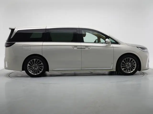 VOYAH Lantu Dreamer PHEV Low-carbon version of the dream