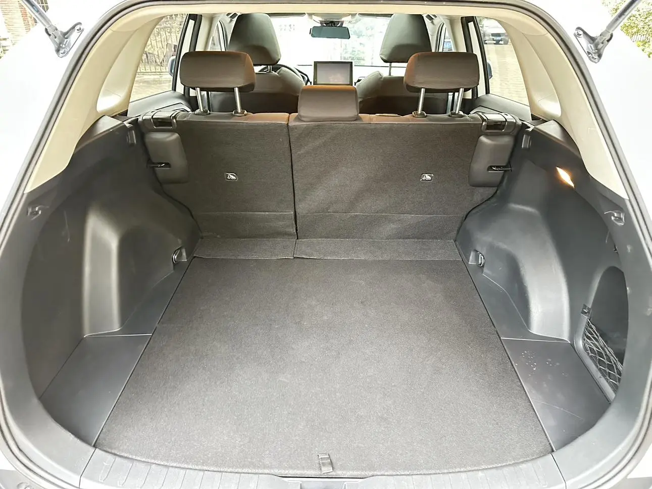 TOYOTA RAV4 Rongfang 2.0L CVT two-wheel drive fashion version