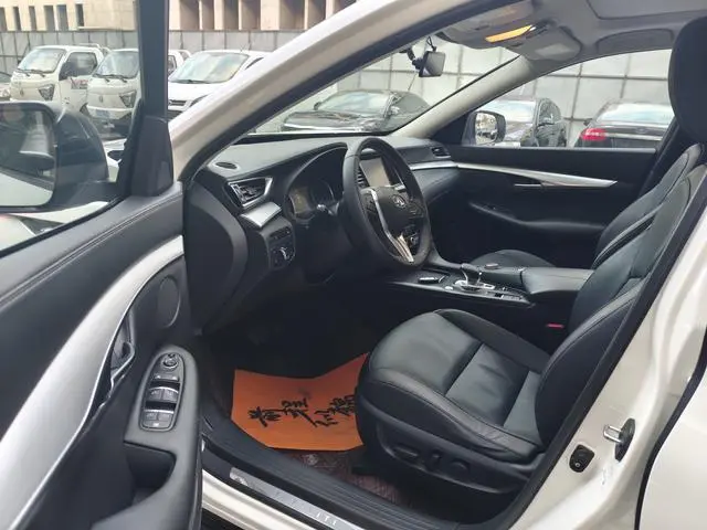 Infiniti Infiniti QX50 2.0T two-wheel drive fashion version