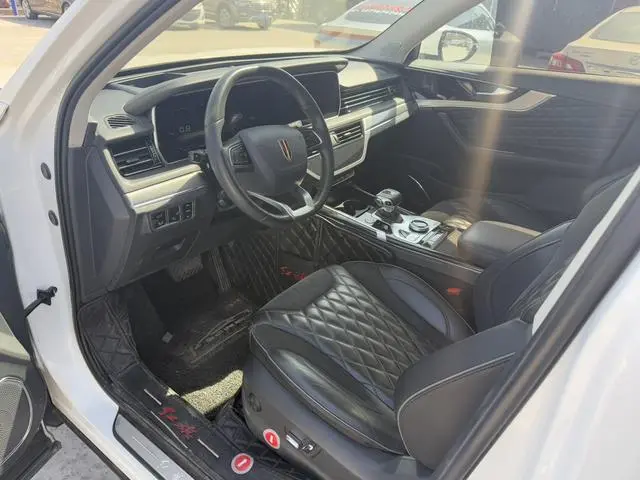 Hongqi Hongqi HS5 2.0T Zhilian Qixiang four-wheel drive version