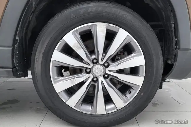 Changan Changan CS95 2.0T four-wheel drive Zhiyu Version