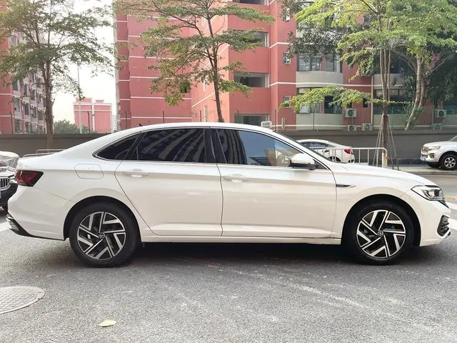 Volkswagen Sagitar 200TSI DSG Beyond Edition