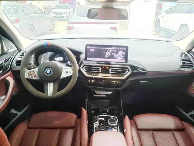 BMW BMW iX3 Leading type