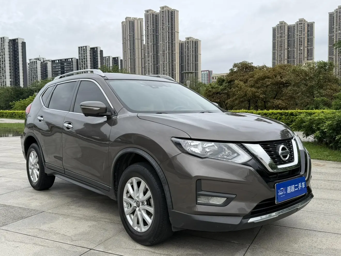 Nissan Qijun 2.0 L XL ITS CVT 2WD Smart Union Comfort Edition
