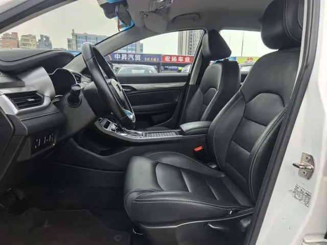 Geely Emgrand Leading version 1.5L CVT luxury Country VI