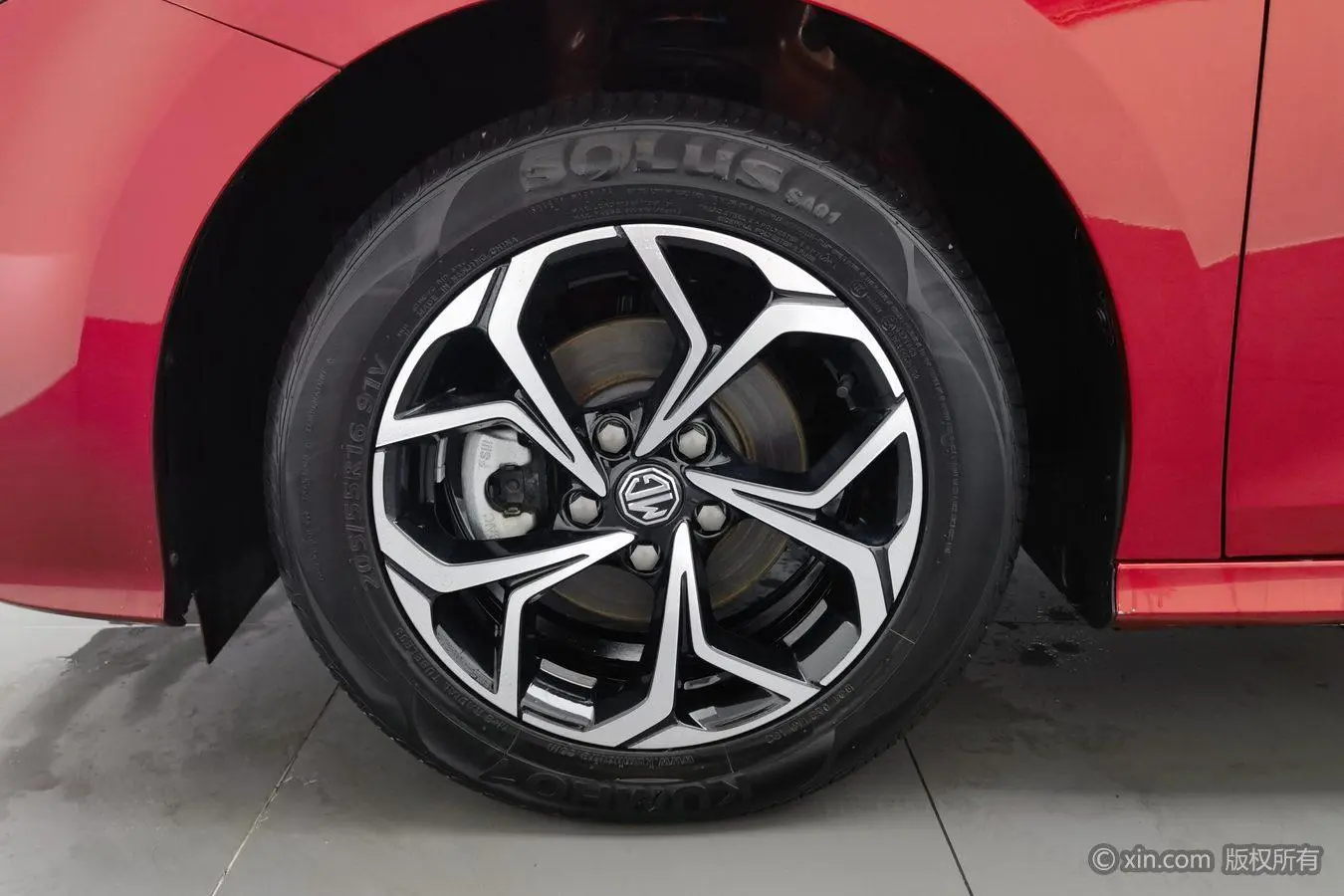 MG MG5 Facelift 180DVVT CVT Youth Deluxe Edition