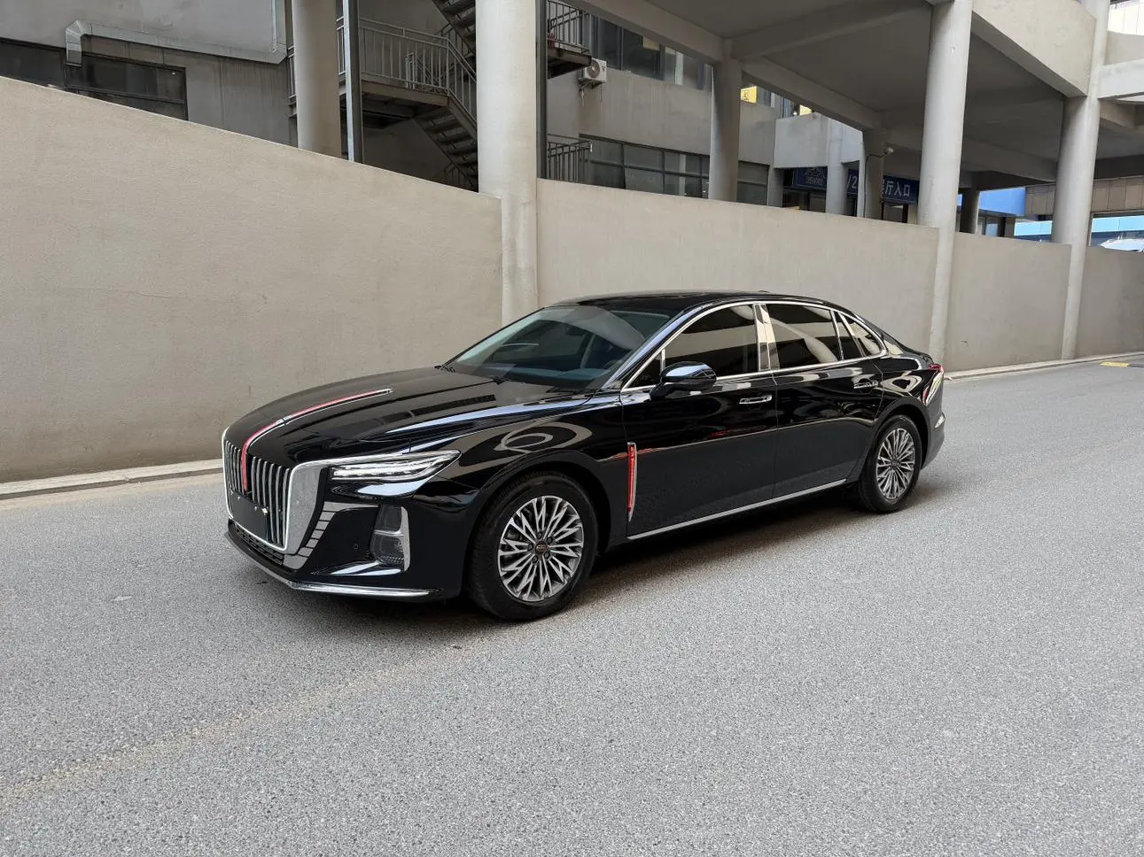Hongqi Hongqi H5 1.5T DCT Zhilian Flag Rhyme Version