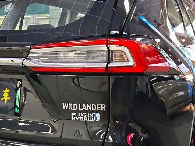 TOYOTA Weilanda PHEV 2.5L four-wheel drive engine version