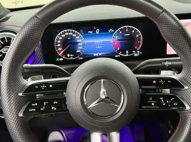 Mercedes-Benz Mercedes-Benz A-class A 200 L sports sedan fashion Version