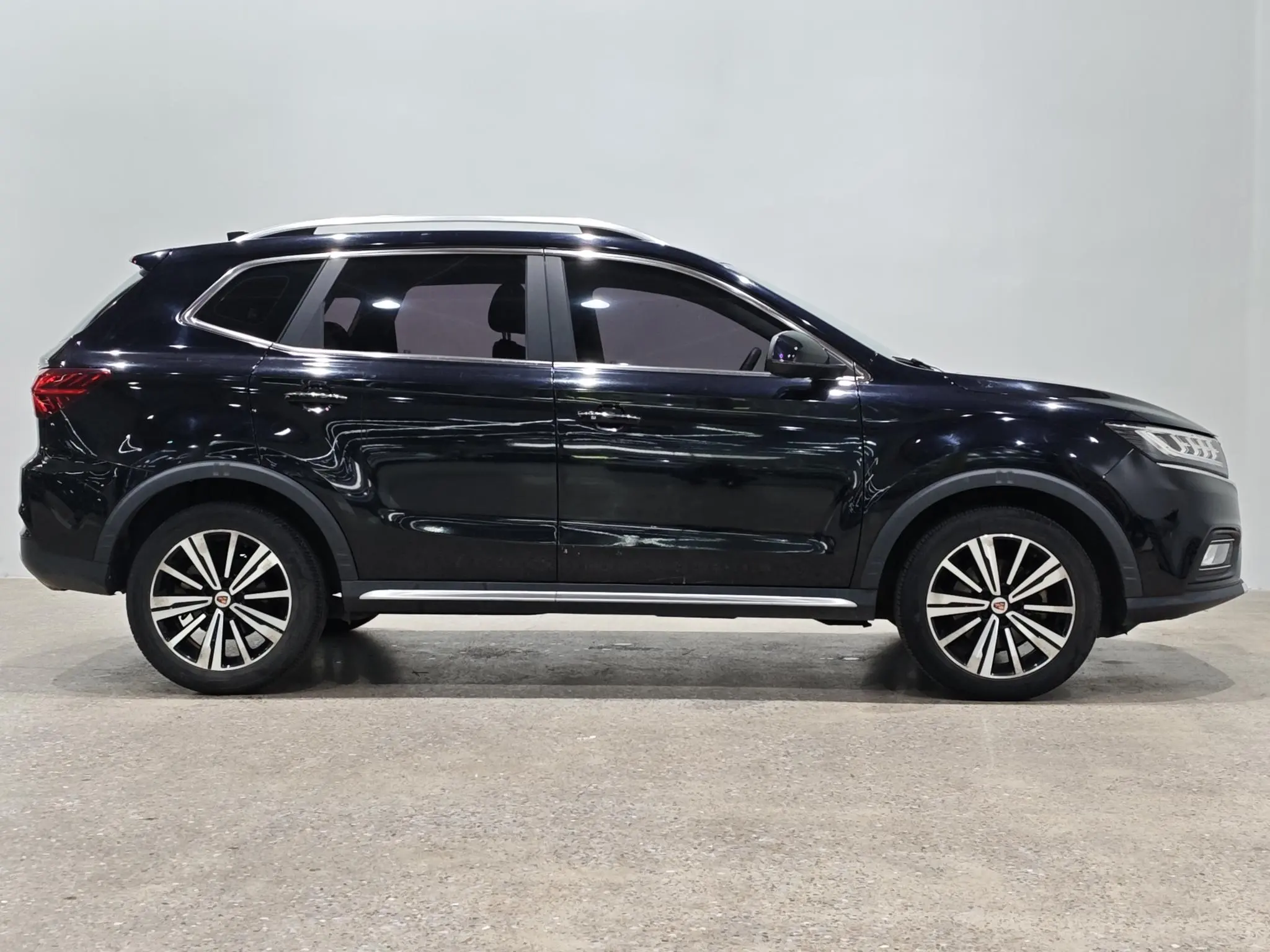 Roewe Roewe RX5 20T two-wheel drive automatic transmission smart networking Platinum edition