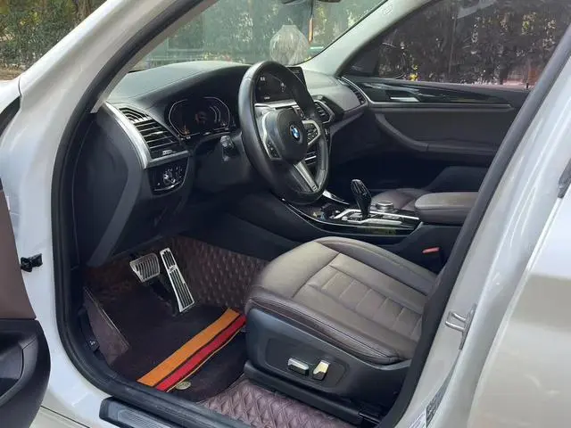 BMW BMW X3 xDrive25i M sports suit