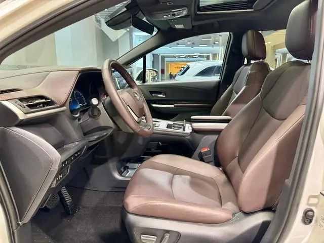 TOYOTA Grevia Smart hybrid dual engine 2.5L four-wheel drive Premium PLUS Edition