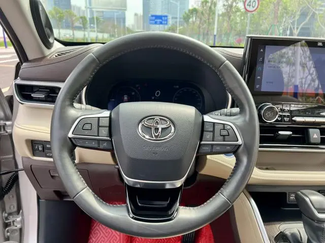 TOYOTA Highlander Dual-engine 2.5L four-wheel drive Extreme edition 7-seater
