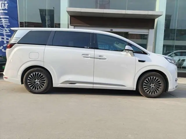 Denza Denza D9 DM Smart driving version 1020 four-wheel drive flagship model