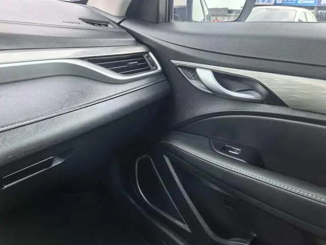 Geely Emgrand Leading version 1.5L CVT luxury Country VI
