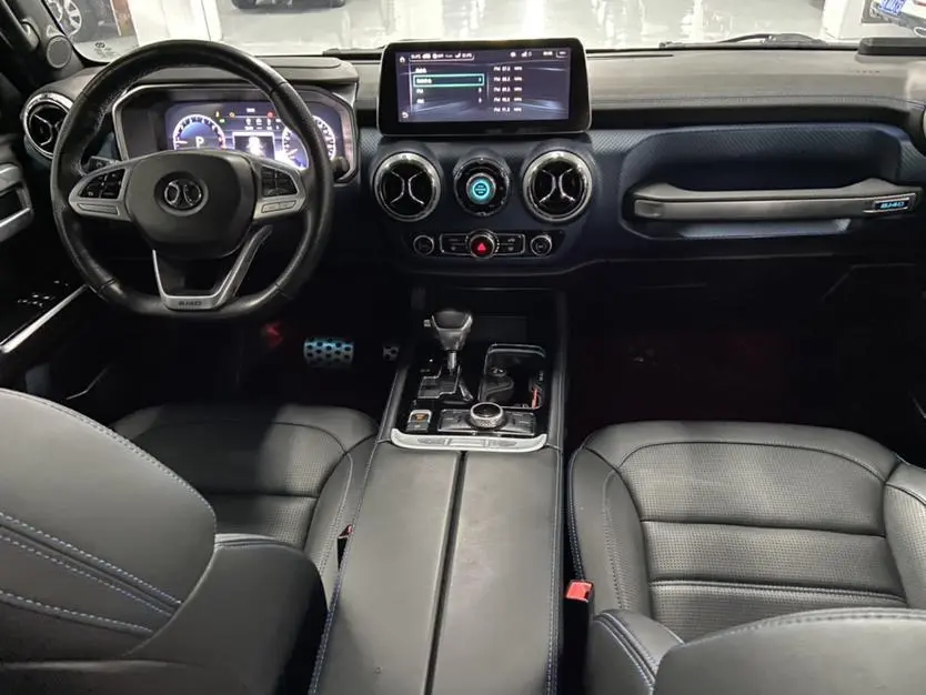 Beijing Beijing off-road BJ40 PLUS 2.3T automatic four-wheel drive exclusive edition Country VI