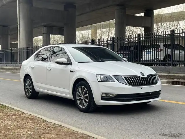 Skoda Octavia 1.5L automatic Smart Travel Comfort Edition Country V
