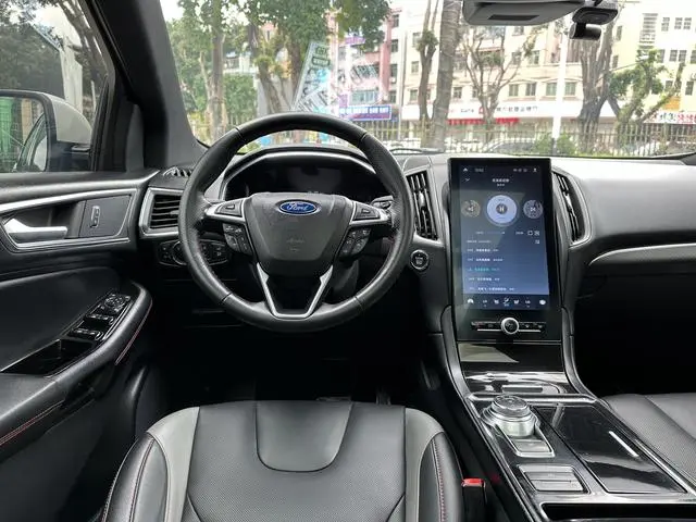 Ford Sharp World EcoBoost 245 four-wheel drive ST-Line 7-seater