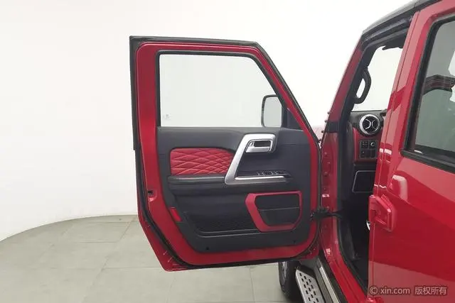 Beijing Beijing off-road BJ40 PLUS 2.3T manual four-wheel drive exclusive edition Country VI