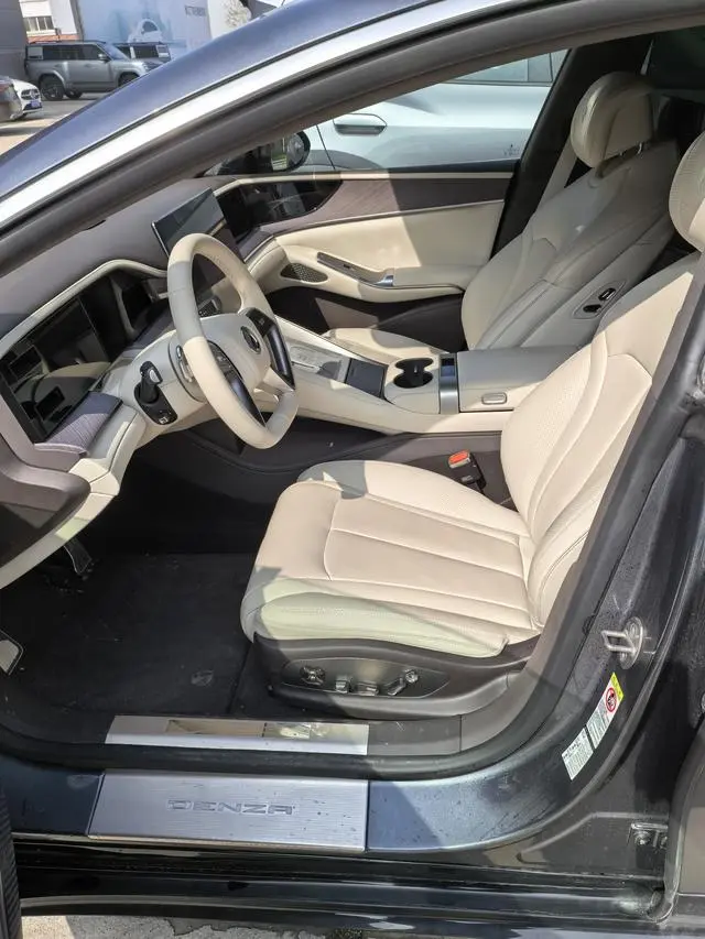 Denza Denza Z9 DM 1100 four-wheel drive Ultra version