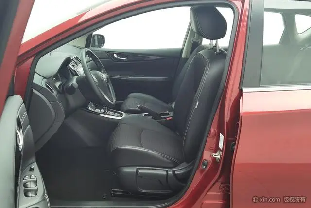 Nissan TIIDA 1.6L CVT Smart Travel Edition