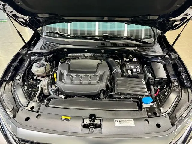 Volkswagen Passat Outstanding 380TSI Longteng Edition