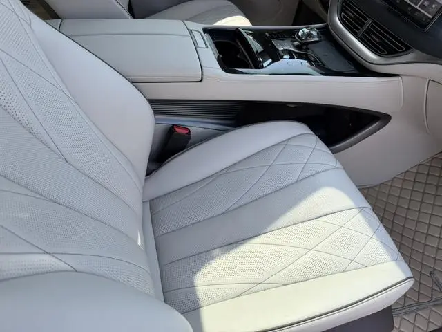 Denza Denza D9 DM 970 four-wheel drive flagship