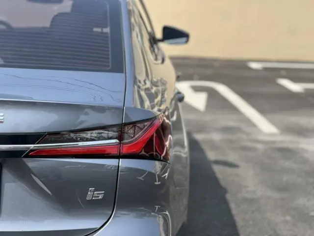 Roewe Roewe i5 1.5L CVT Deluxe Edition