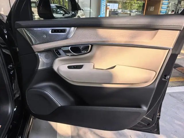 Volvo Volvo XC90 PHEV E-drive hybrid T8 Long battery life Zhizun Deluxe Edition 7 Seats