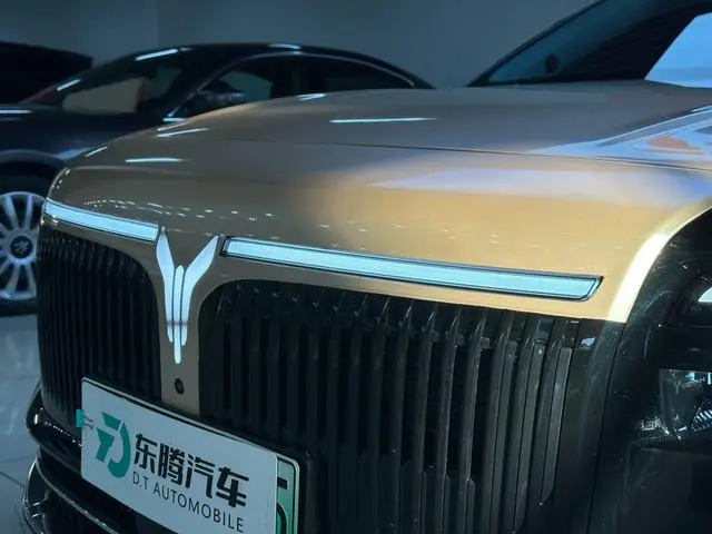 VOYAH Lantu chasing light L Four-wheel drive Ultra