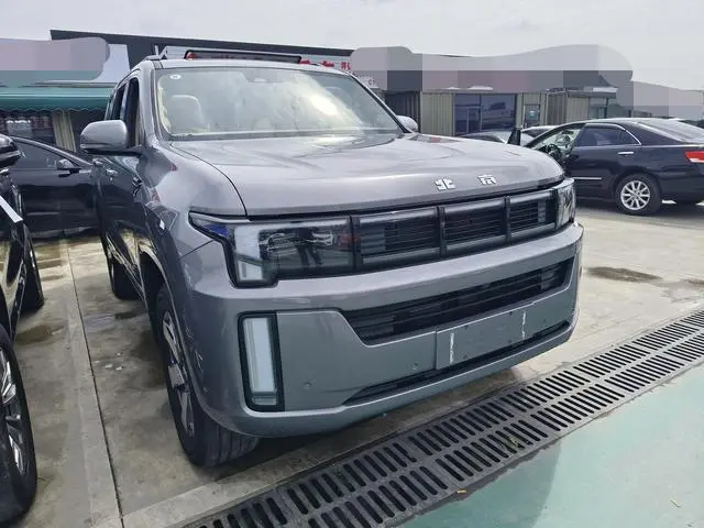 Beijing Beijing off-road BJ60 Thunder Advanced version of seven seats
