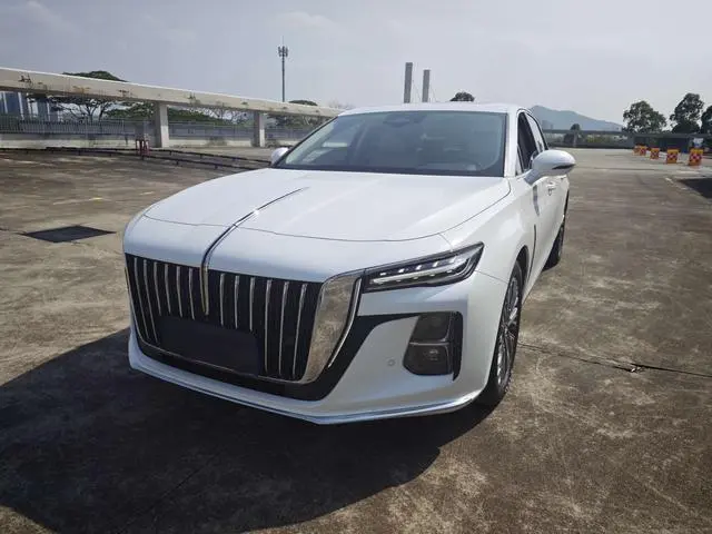 Hongqi Hongqi H5 2.0T Automatic Smart Union flag collar version