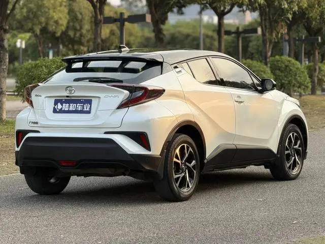 TOYOTA Toyota C-HR 2.0L Deluxe Edition