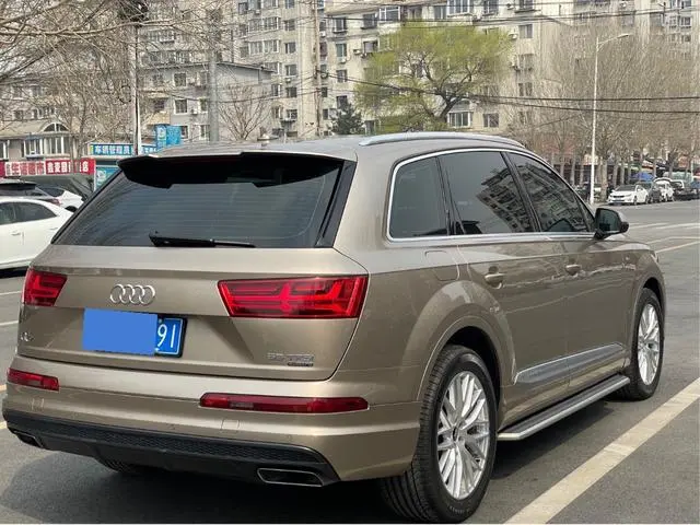 Audi Audi Q7 45 TFSI S line sporty