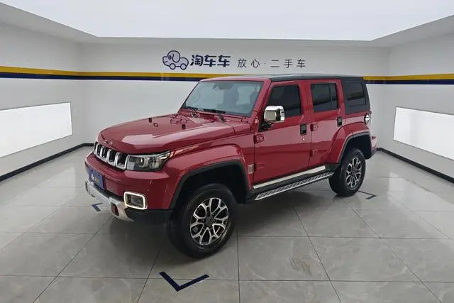Beijing Beijing off-road BJ40 2.0T automatic four-wheel drive City Hunter edition knight type